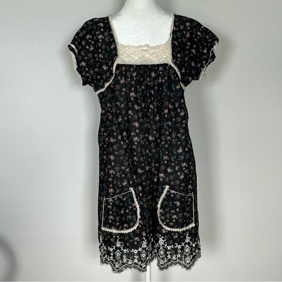 Chelsea & Violet Black Floral Dress Crochet Lace Details Boho Size L - Picture 5 of 6